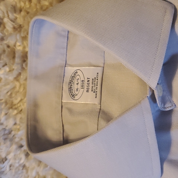 Button down - Picture 2 of 3